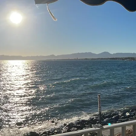 Sea View סאלו