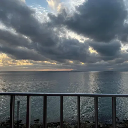 Sea View סאלו