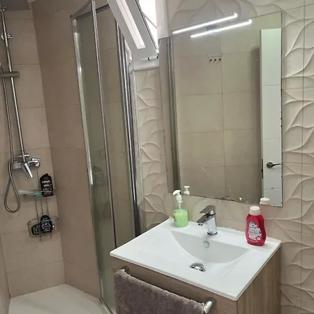Sea View Apartment *